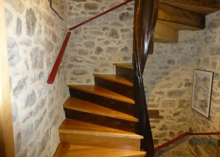 Le Logis De La Cour De Bretagne Au Port De Dinan Lanvallay
