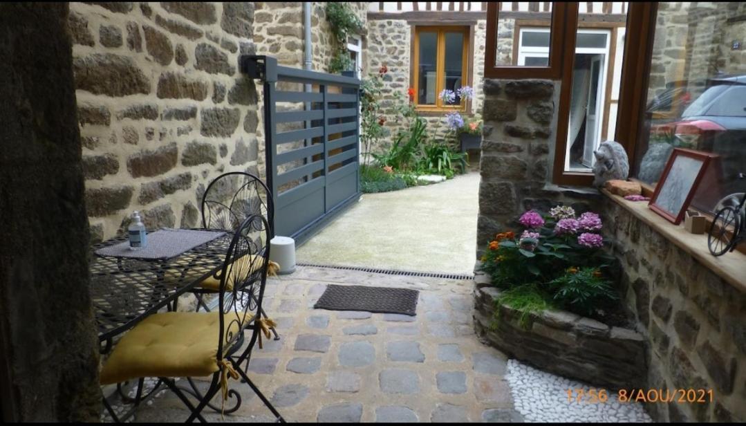 Le Logis De La Cour De Bretagne Au Port De Dinan Apartment Lanvallay